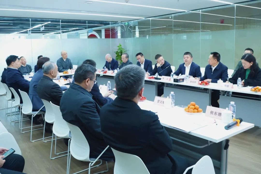 開門迎溫暖 | 重慶市政協(xié)副主席、黨組副書記李靜一行蒞臨開林集團(tuán)調(diào)研指導(dǎo)